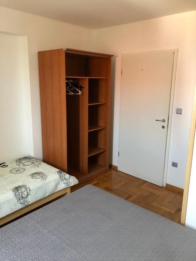 Vito & Rocco Apartment Malinska Buitenkant foto