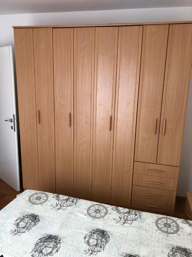Vito & Rocco Apartment Malinska Buitenkant foto