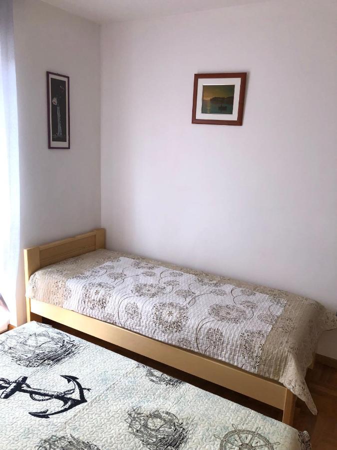 Vito & Rocco Apartment Malinska Buitenkant foto