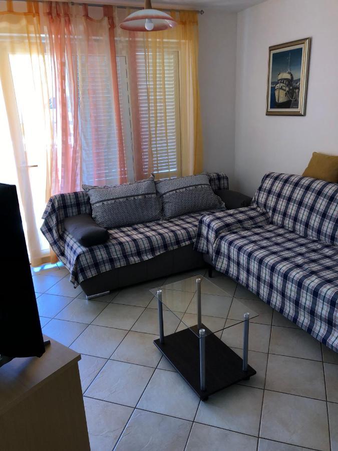 Vito & Rocco Apartment Malinska Buitenkant foto